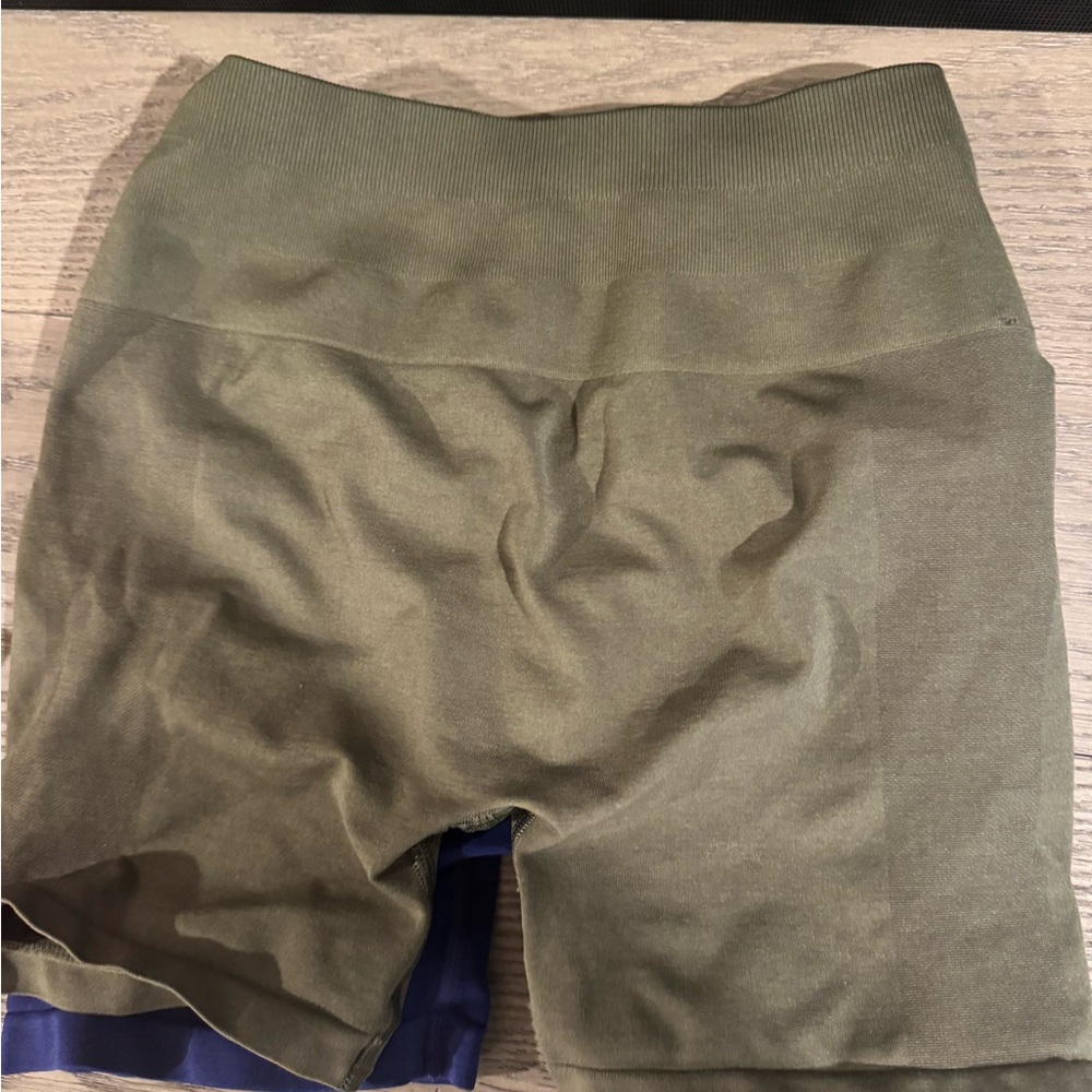 Excellent condition like new size medium Alphalete amplify